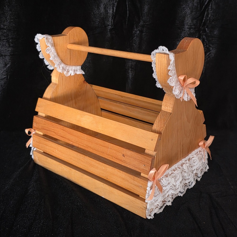 VTG Wooden Sunbonnet Sue Holly Hobbie Slat Caddy Farmhouse Cottagecore Lace Bows